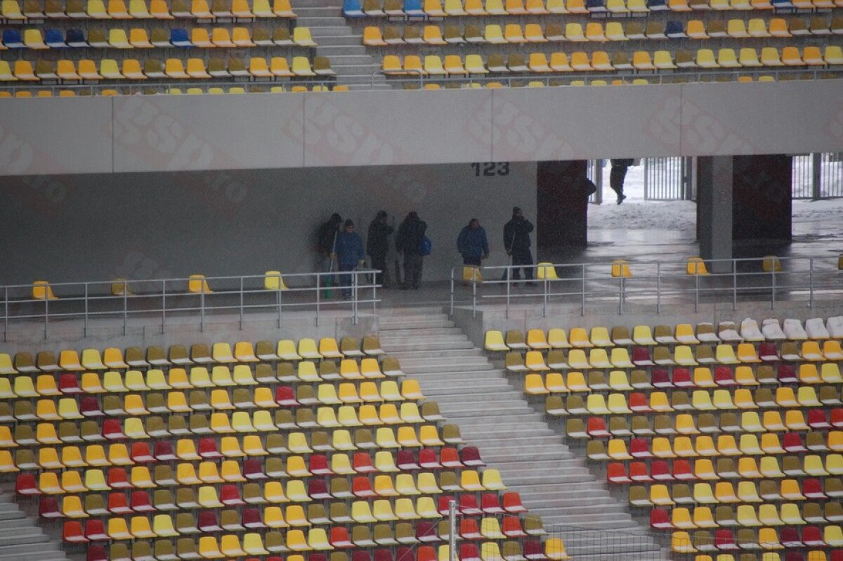 GALERIE FOTO / Probleme pentru Steaua » Gazonul de pe Naţional Arena arată GROAZNIC!