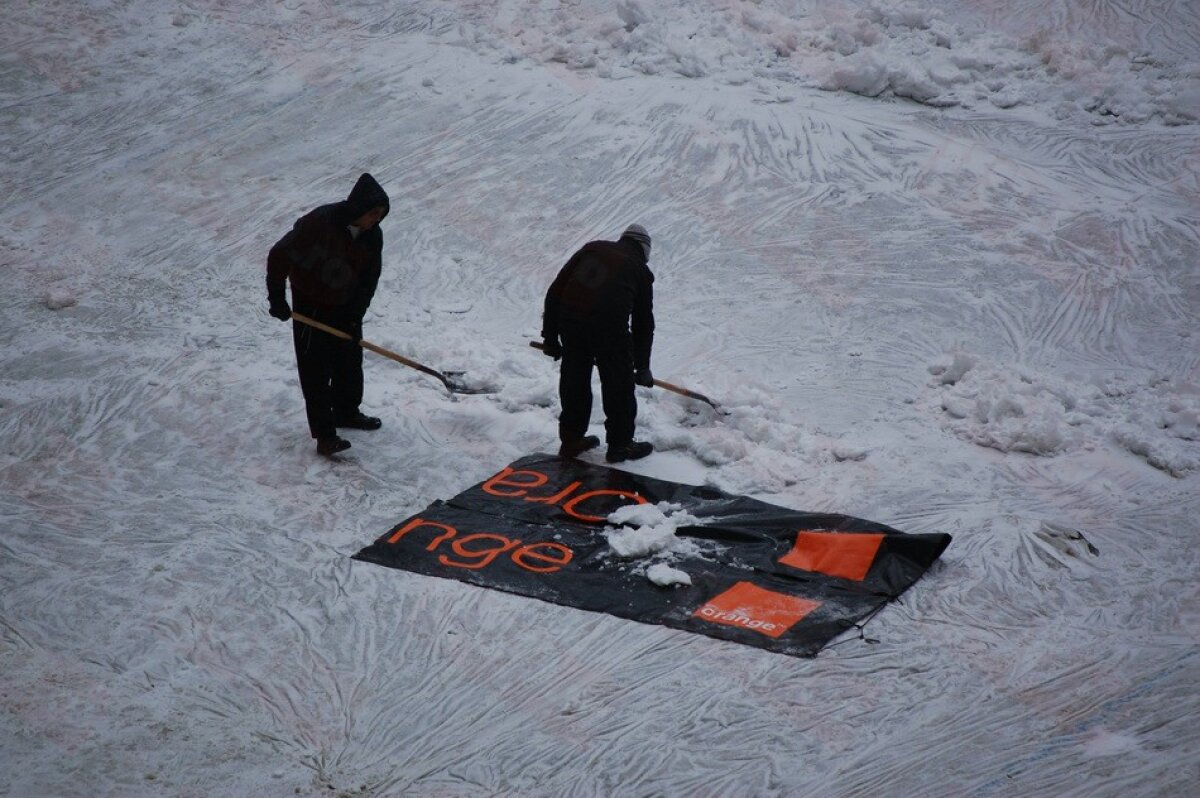 GALERIE FOTO / Probleme pentru Steaua » Gazonul de pe Naţional Arena arată GROAZNIC!