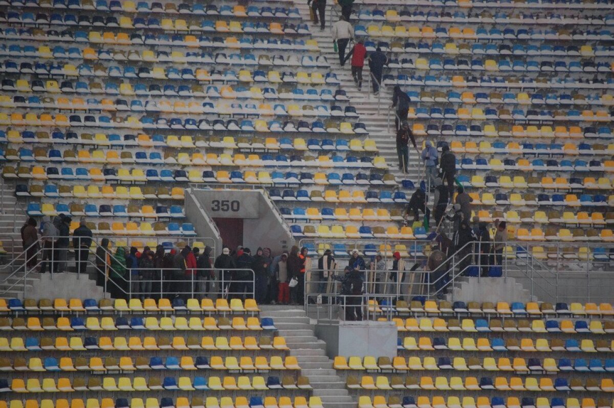 GALERIE FOTO / Probleme pentru Steaua » Gazonul de pe Naţional Arena arată GROAZNIC!