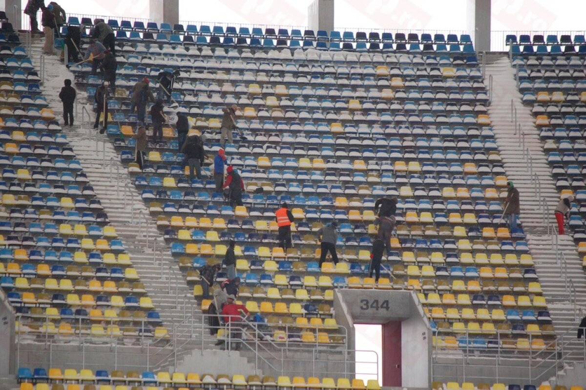 GALERIE FOTO / Probleme pentru Steaua » Gazonul de pe Naţional Arena arată GROAZNIC!
