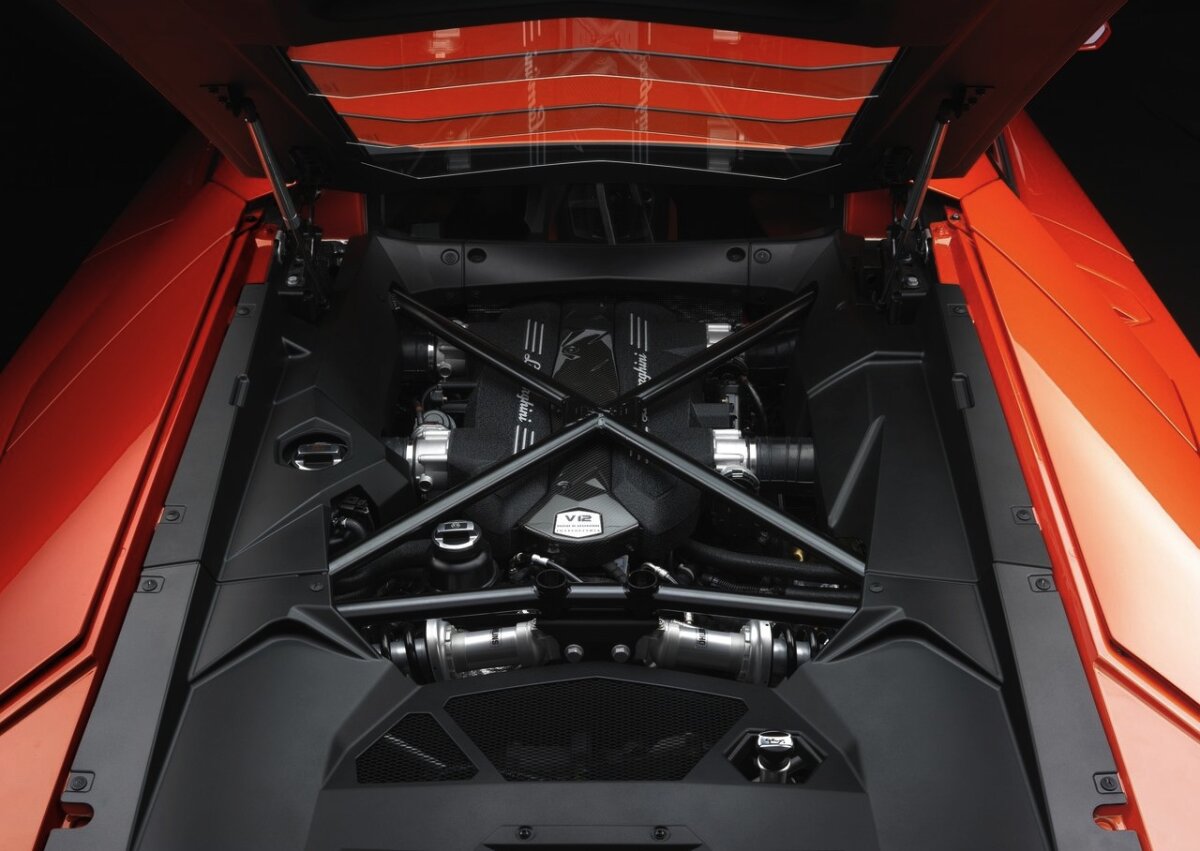 FOTO Ronaldo şi-a făcut un cadou superb de ziua lui. Uite ce bijuterie de maşină şi-a cumpărat!