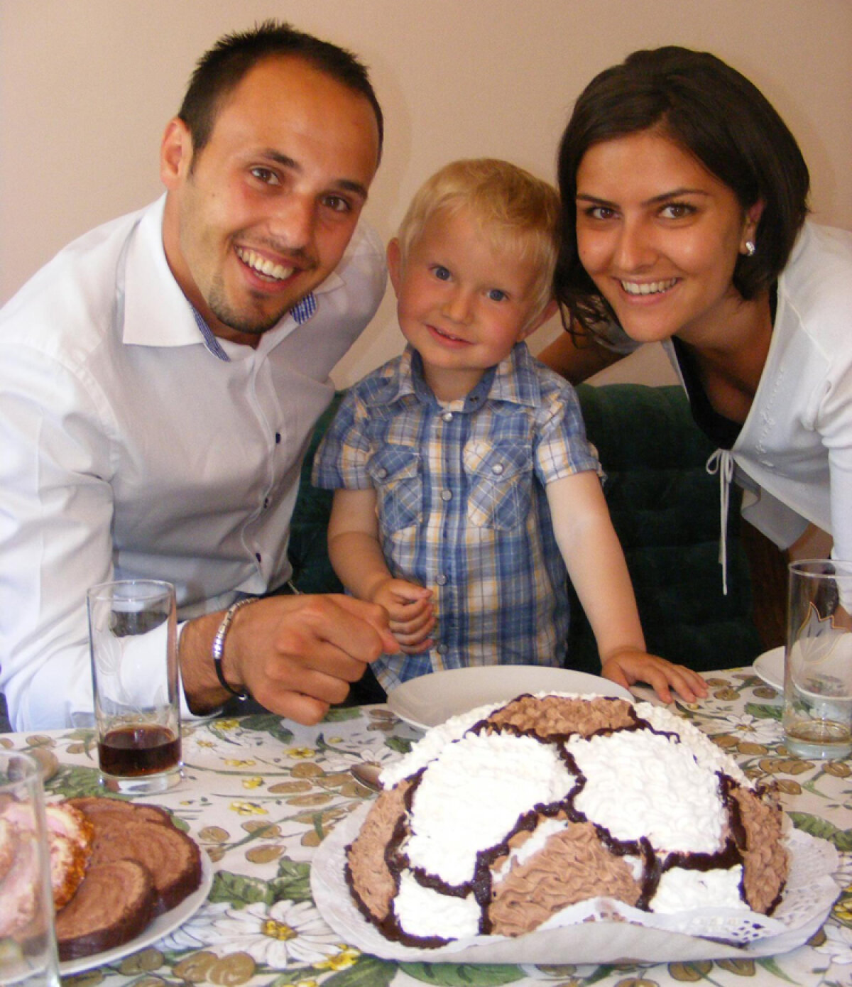 Portarul Sibiului şochează pe Facebook: "El e amantul soţiei mele. Divorţez cum ajung acasă" :S