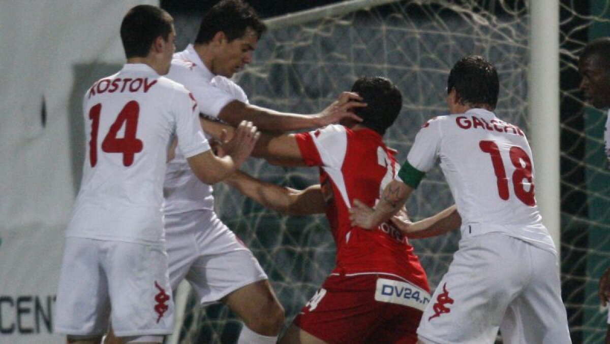 Pumni şi picioare în amicalul lui Dinamo. Rus şi Platini, eliminaţi