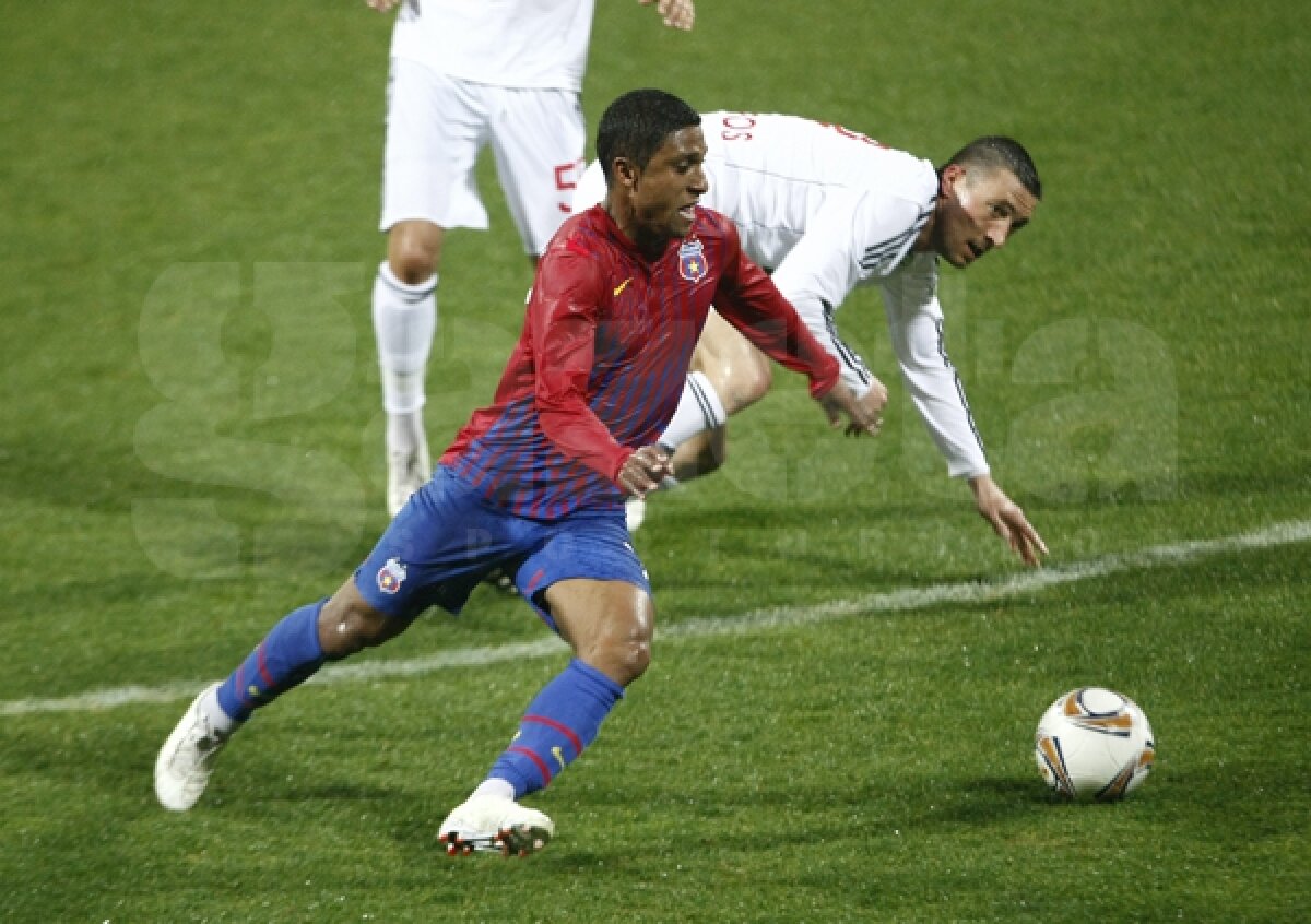 I-a oprit ploaia » Steaua a cîştigat repriza cu Debrecen, 1-0, şi o aşteaptă pe Twente