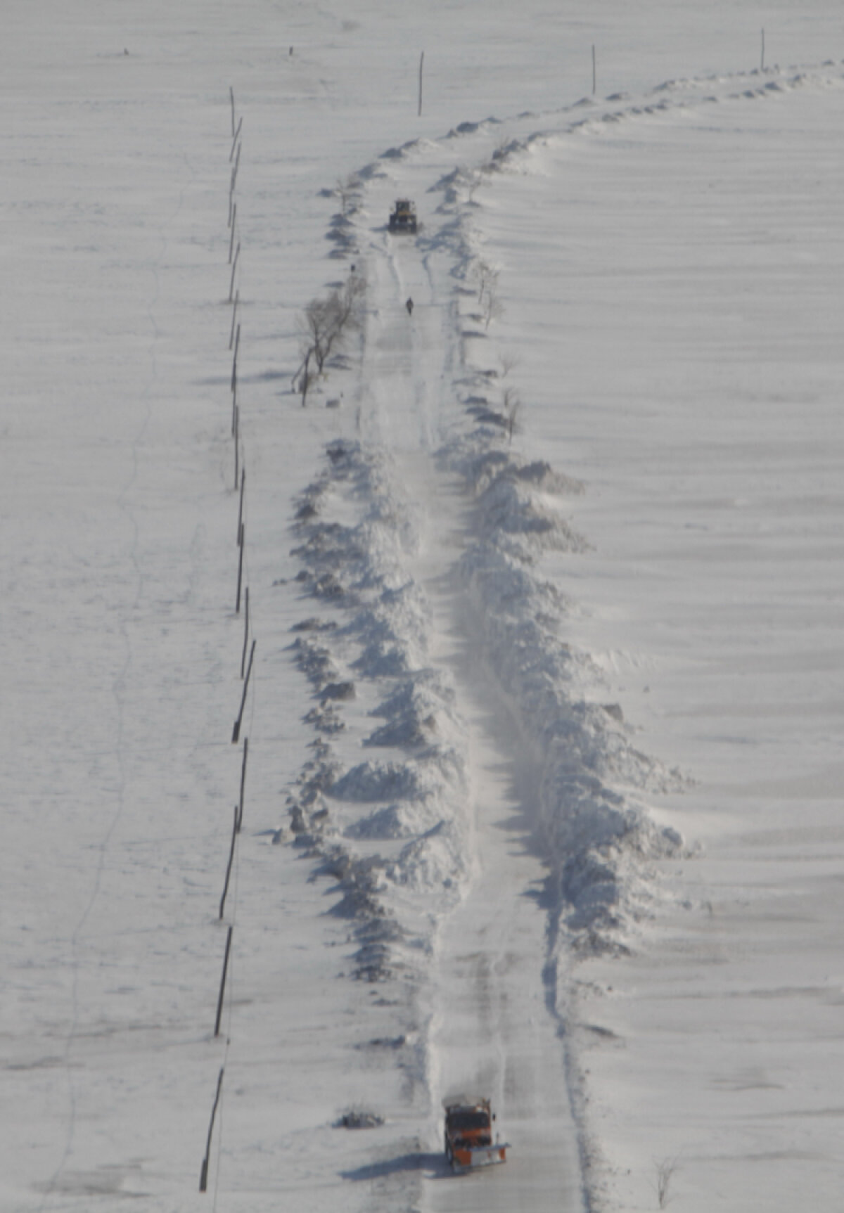 EXCLUSIV GSP Imagini cu jucătorii Oţelului scoşi din nămeţi cu elicopterul » SMURD de lux