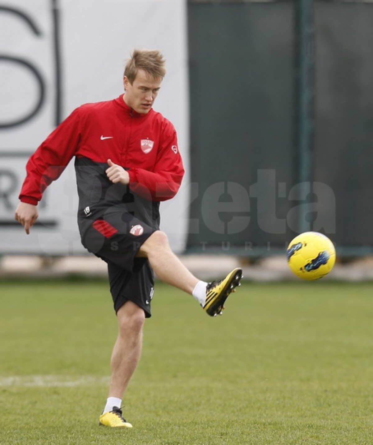 FOTO Jucătorii veniţi în probe s-au antrenat pentru prima dată alături de dinamovişti