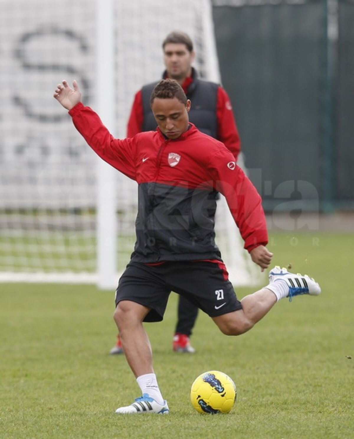 FOTO Jucătorii veniţi în probe s-au antrenat pentru prima dată alături de dinamovişti