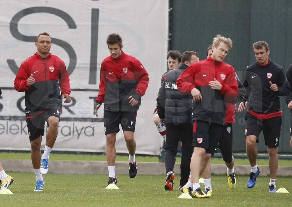 FOTO Jucătorii veniţi în probe s-au antrenat pentru prima dată alături de dinamovişti