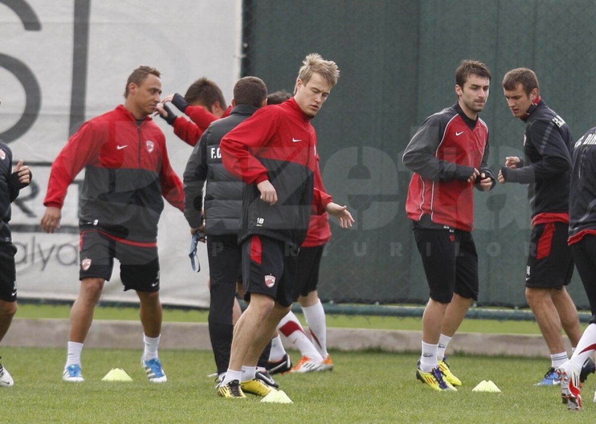 FOTO Jucătorii veniţi în probe s-au antrenat pentru prima dată alături de dinamovişti