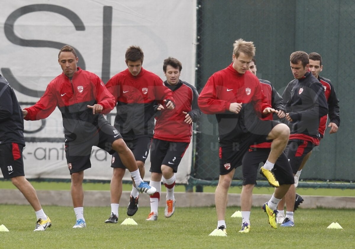 FOTO Jucătorii veniţi în probe s-au antrenat pentru prima dată alături de dinamovişti
