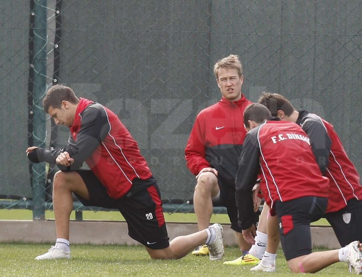 FOTO Jucătorii veniţi în probe s-au antrenat pentru prima dată alături de dinamovişti