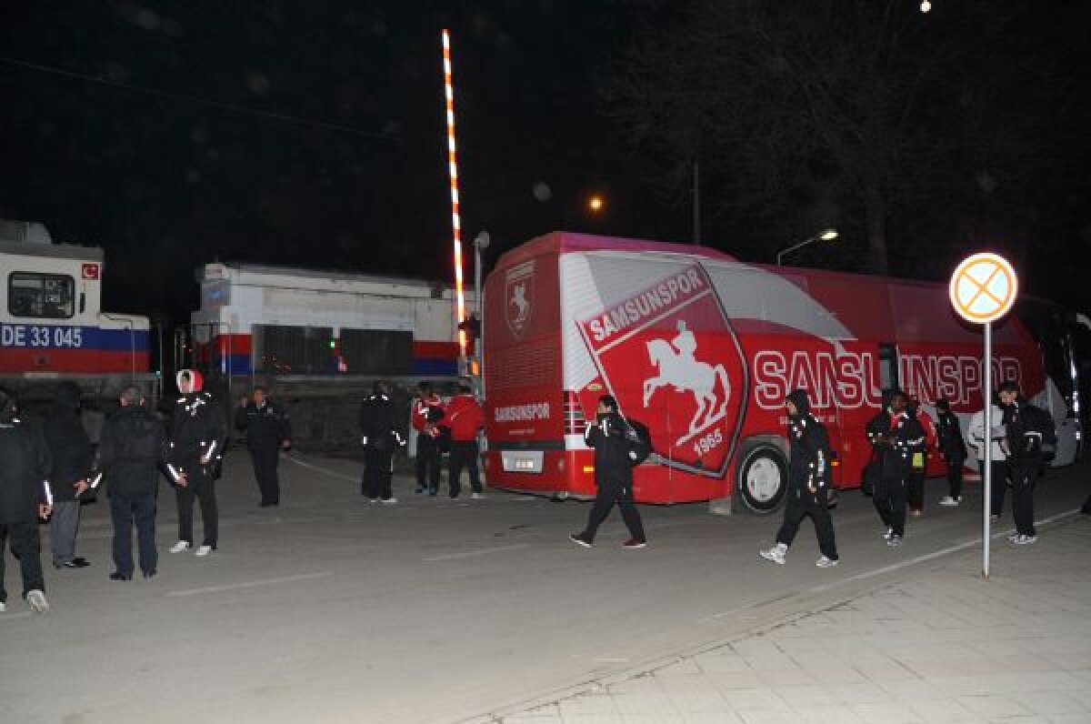 GALERIE FOTO & VIDEO Clipe de groază! Autocarul lui Samsunspor a fost lovit de tren