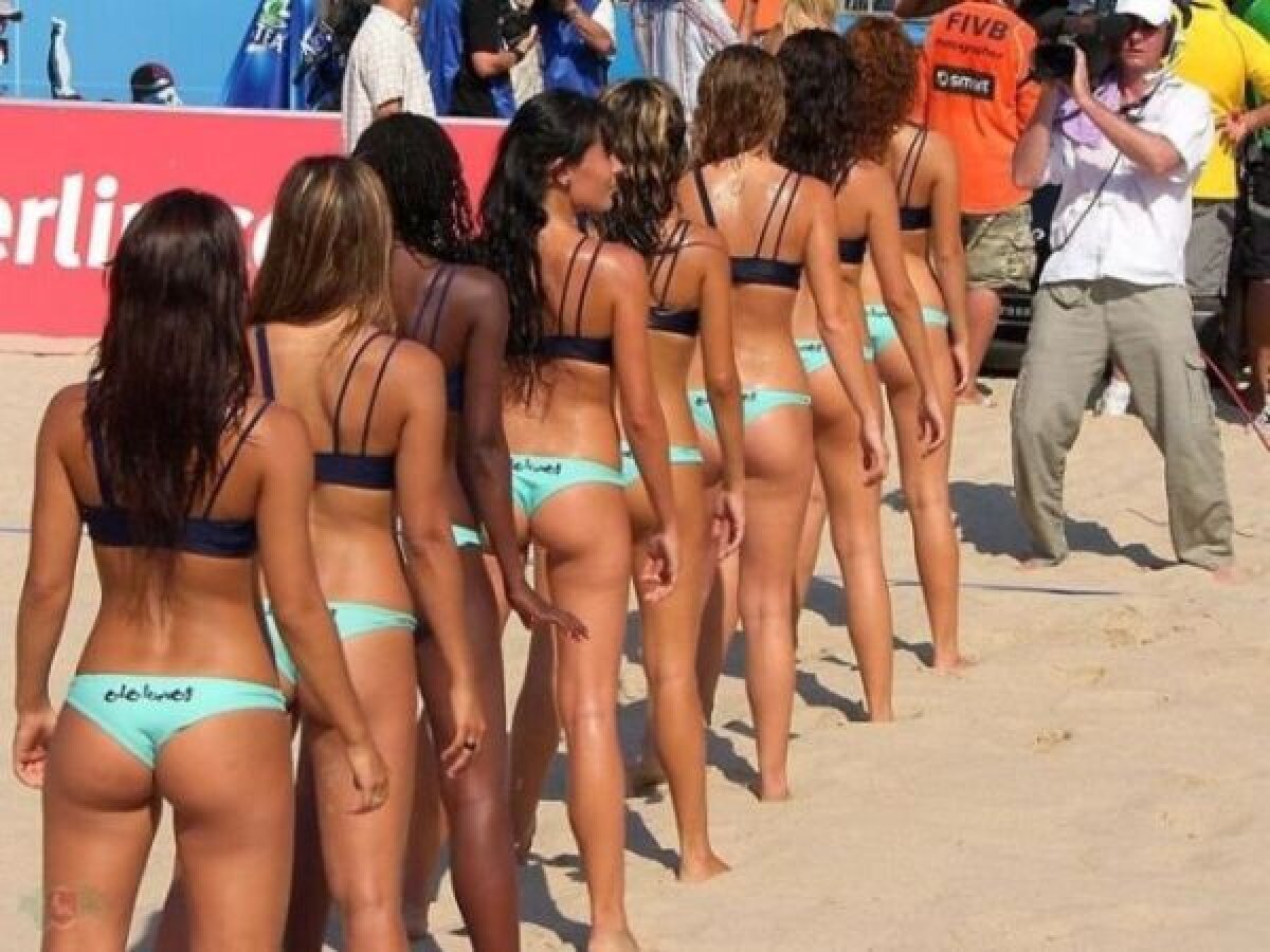 GALERIE FOTO Olimpiada în bikini! Guvernul englez atacat pentru că a cumpărat cele mai multe bilete la volei pe plajă