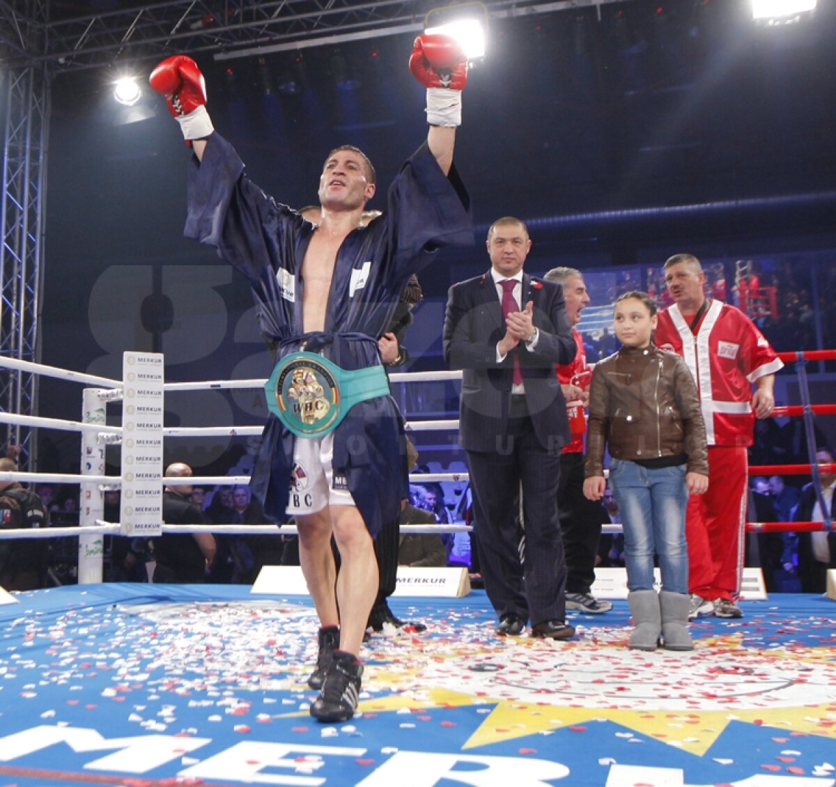 FOTO » Viorel Simion şi-a apărat centura WBC Internaţional în faţa lui Edgar Riovalle