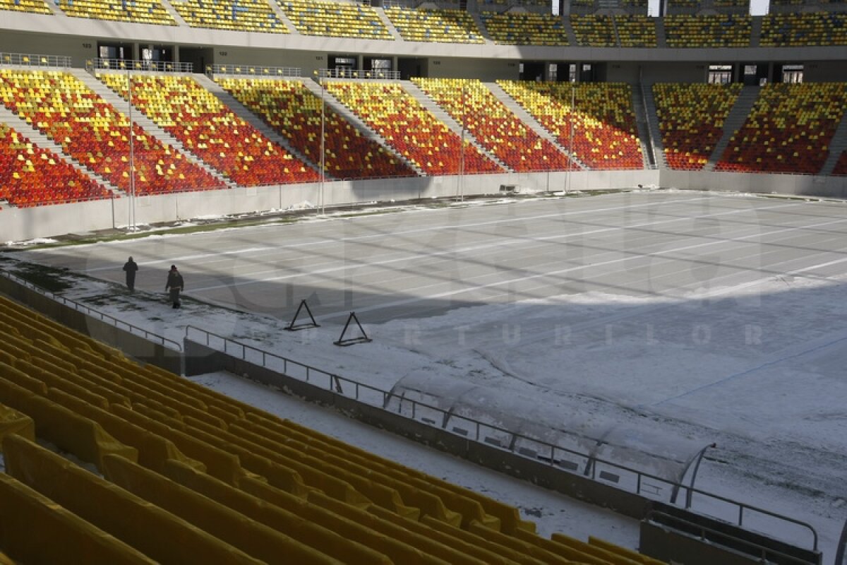 FOTO Gigi Becali a inspectat gazonul de pe Arena Naţională: ”E perfect!”