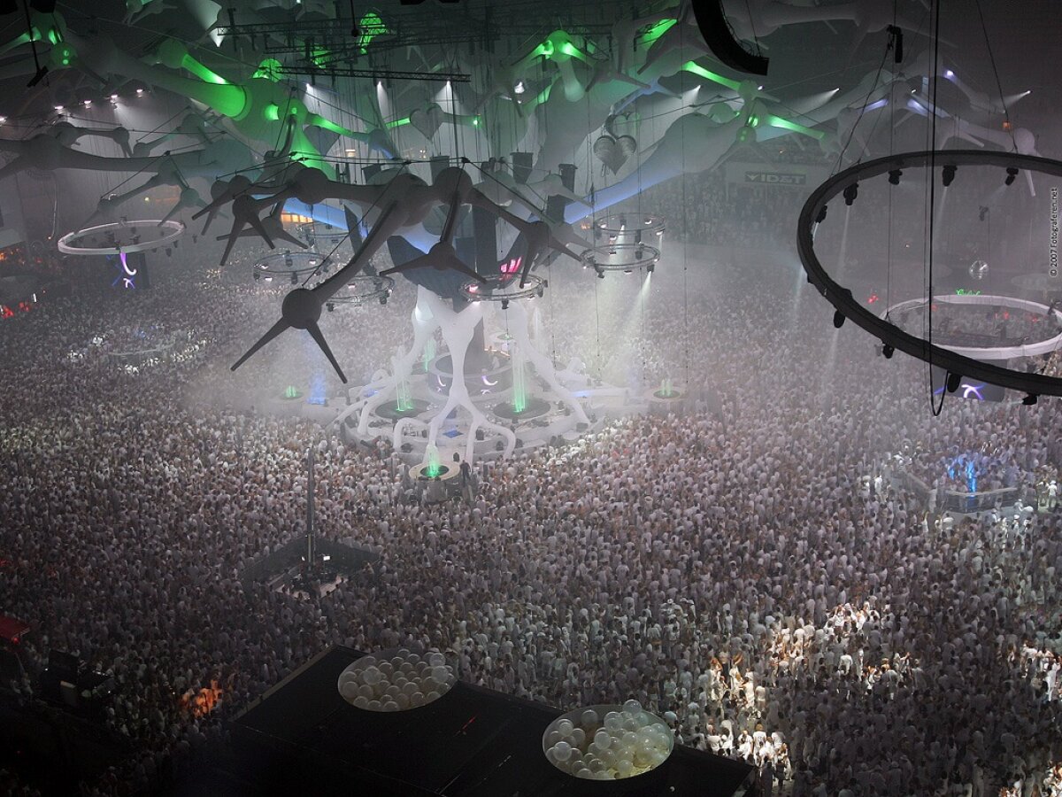 Pe 21 aprilie 2012, în premieră în România, Sensation, cel mai cunoscut eveniment dance din Europa!