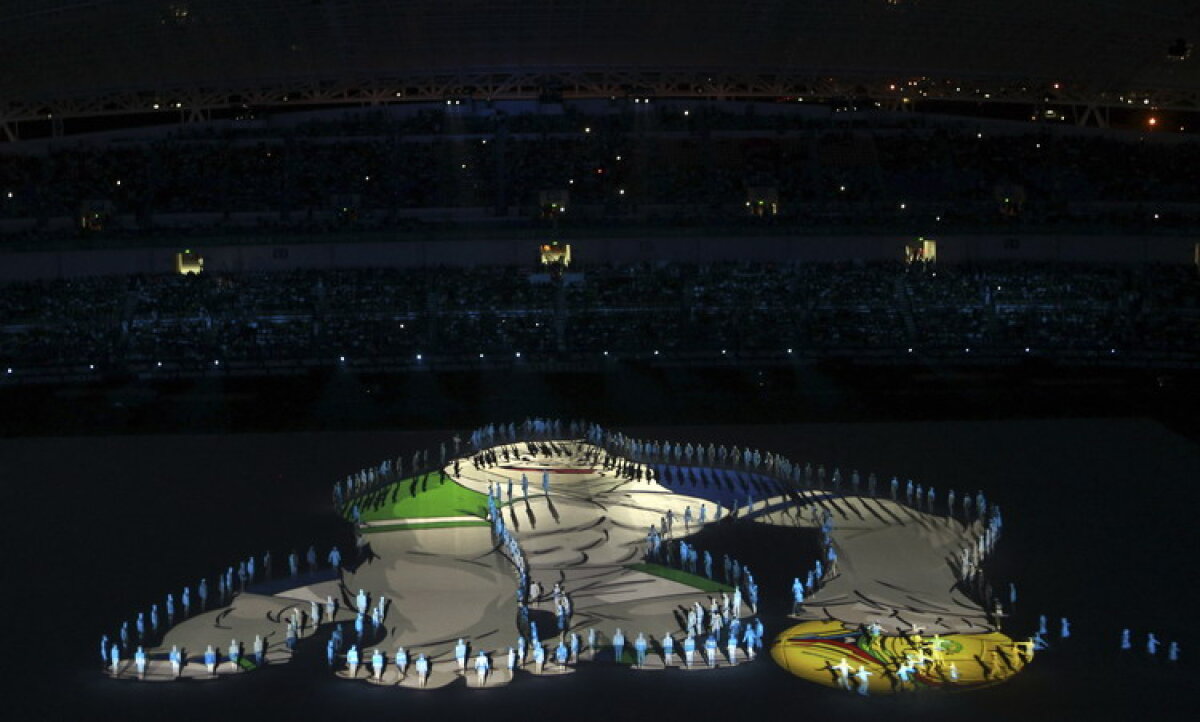 VIDEO şi GALERIE FOTO Victoria Zambiei, cu dedicaţie: ”Pentru victimele accidentului aviatic din 1993”