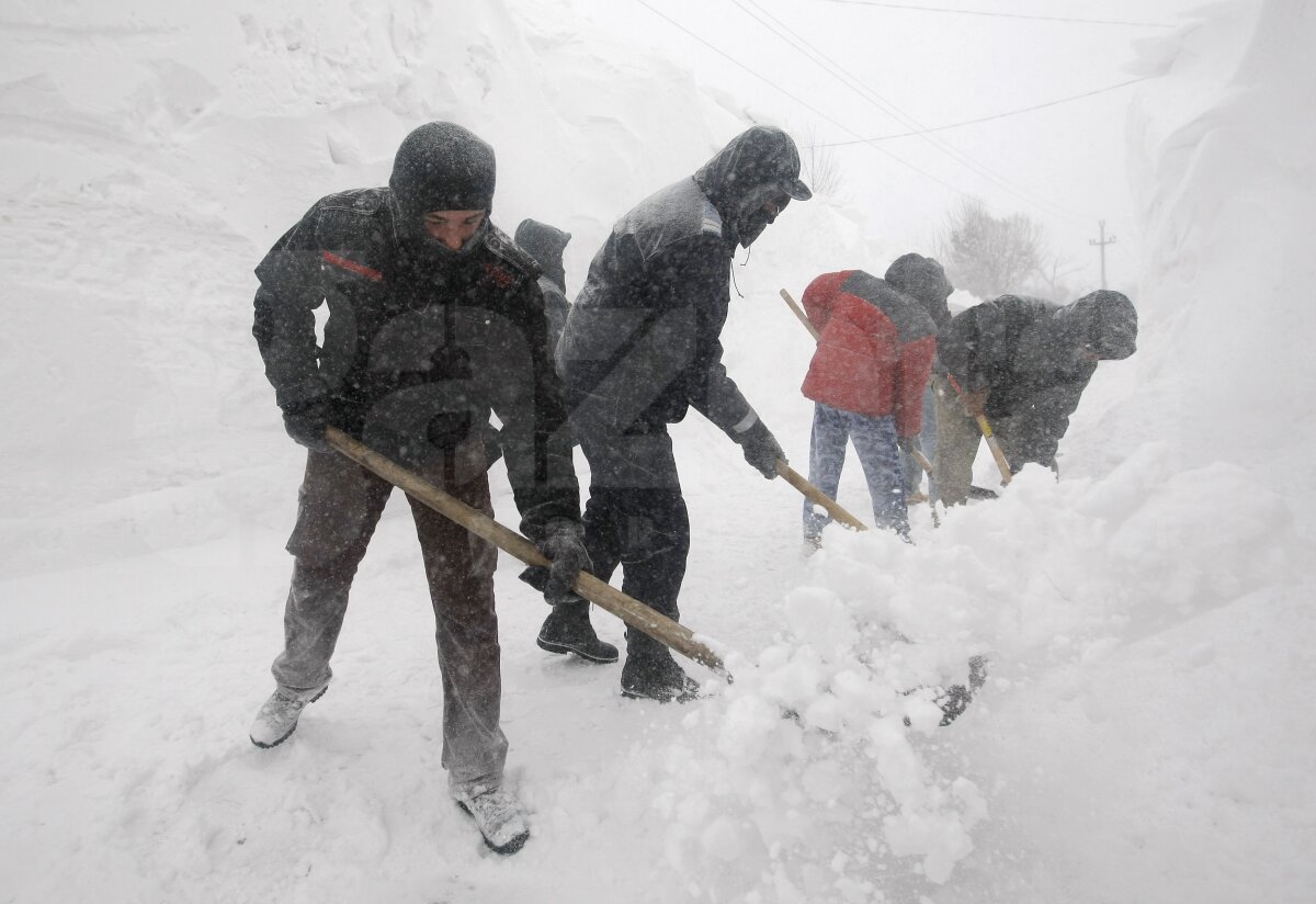 FOTO EXCLUSIV » Noi vrem să fim deszăpeziţi, dar să o facă alţii!