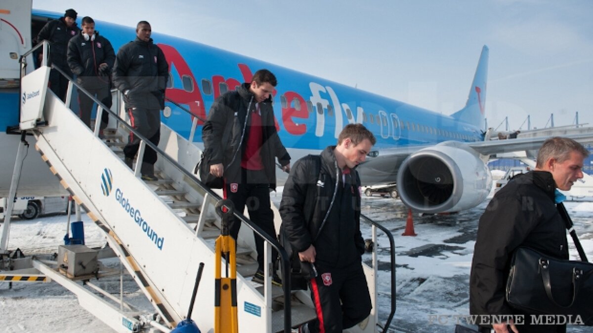 FOTO Twente a studiat-o pe Steaua şi în avion