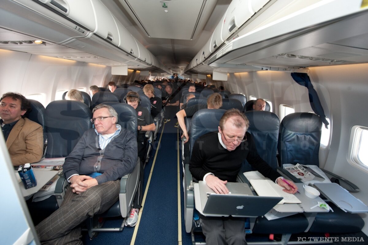 FOTO Twente a studiat-o pe Steaua şi în avion