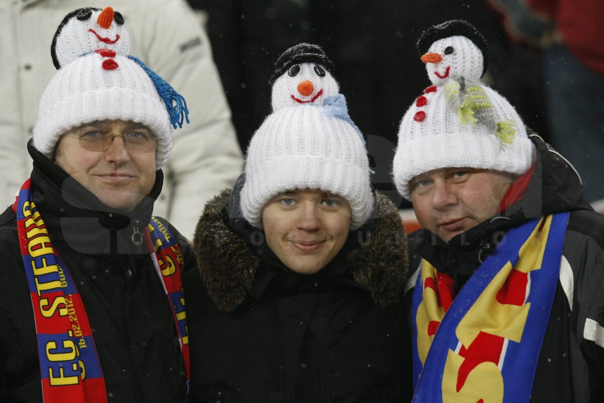 FOTO Ola John, "Regele Balonului" » Steaua a pierdut meciul tur cu Twente, 0-1