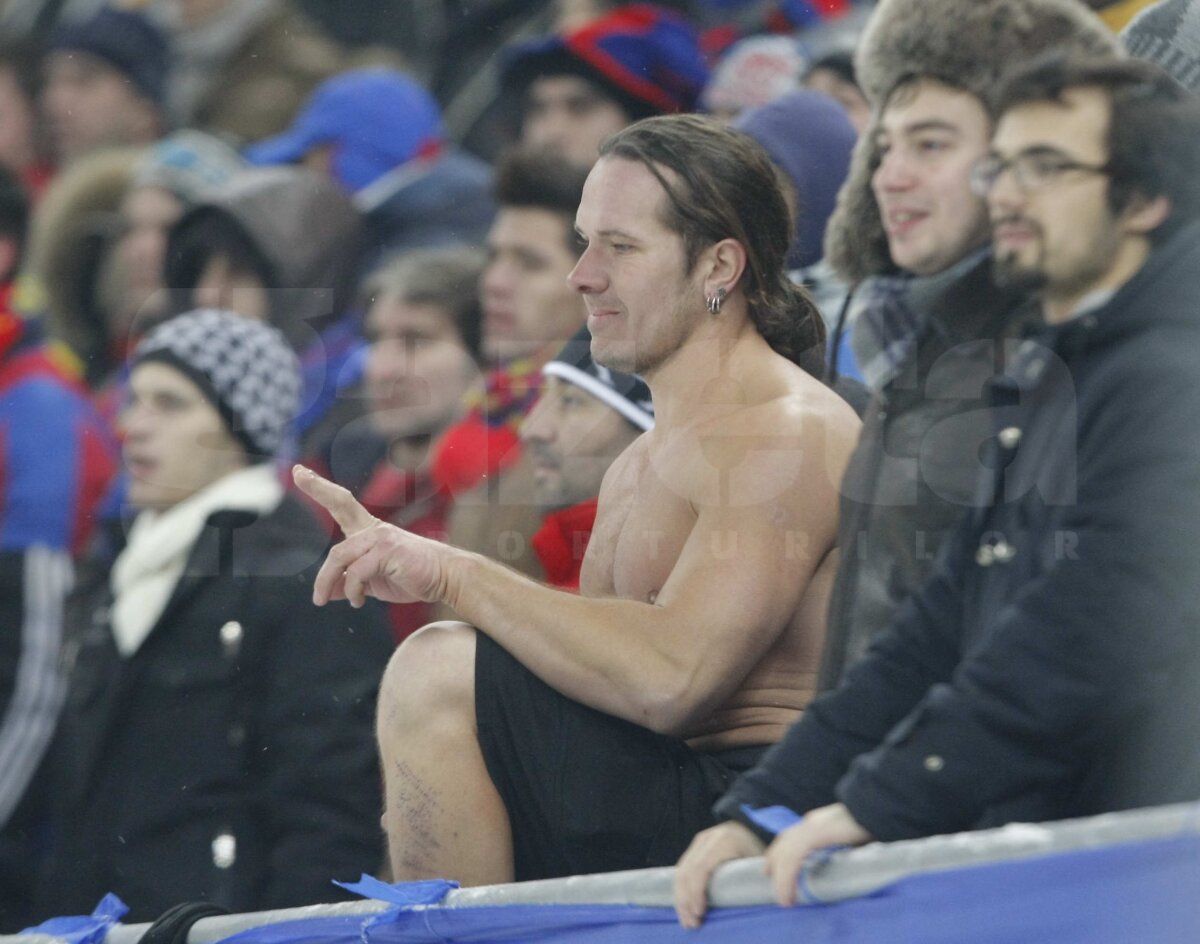 FOTO Ola John, "Regele Balonului" » Steaua a pierdut meciul tur cu Twente, 0-1