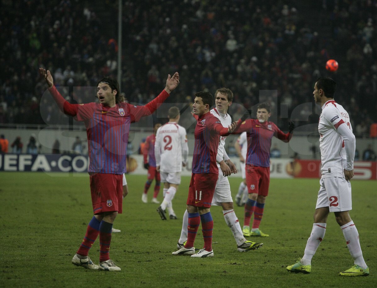 FOTO Ola John, "Regele Balonului" » Steaua a pierdut meciul tur cu Twente, 0-1