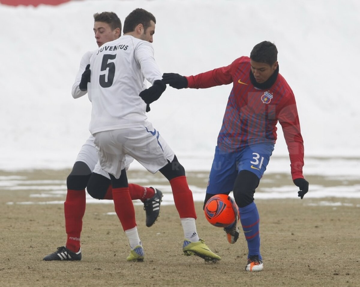 VIDEO Scor de calificare ;) » Steaua a învins pe Juventus Bucureşti, 2-0