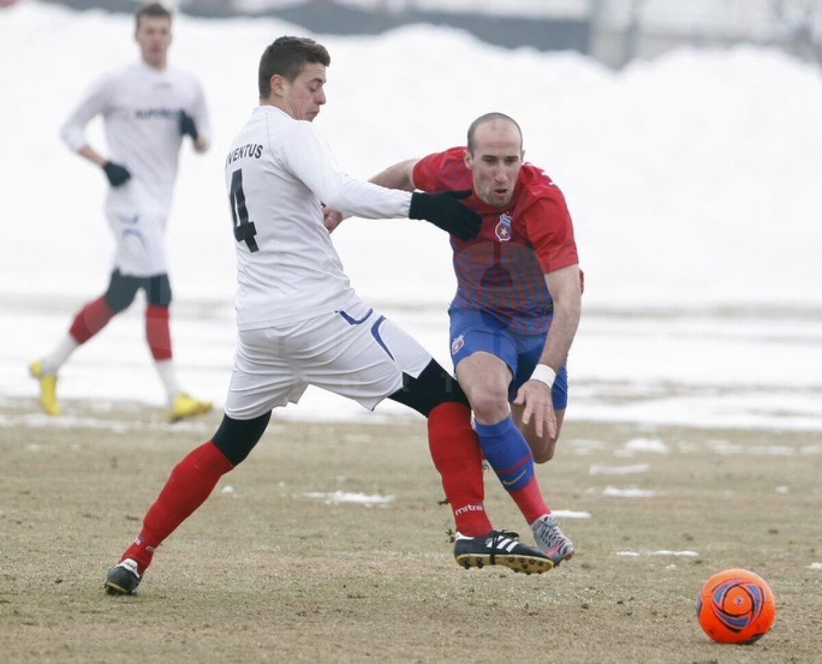 VIDEO Scor de calificare ;) » Steaua a învins pe Juventus Bucureşti, 2-0