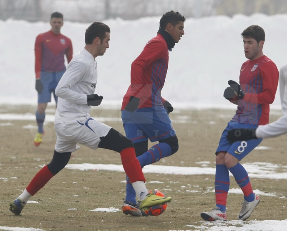 VIDEO Scor de calificare ;) » Steaua a învins pe Juventus Bucureşti, 2-0