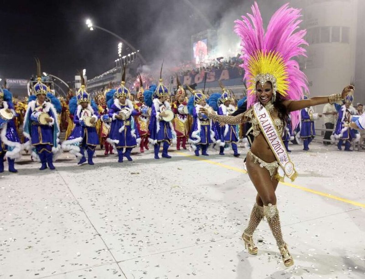 GALERIE FOTO Neymar a cîntat şi a dansat nebuneşte la Carnaval