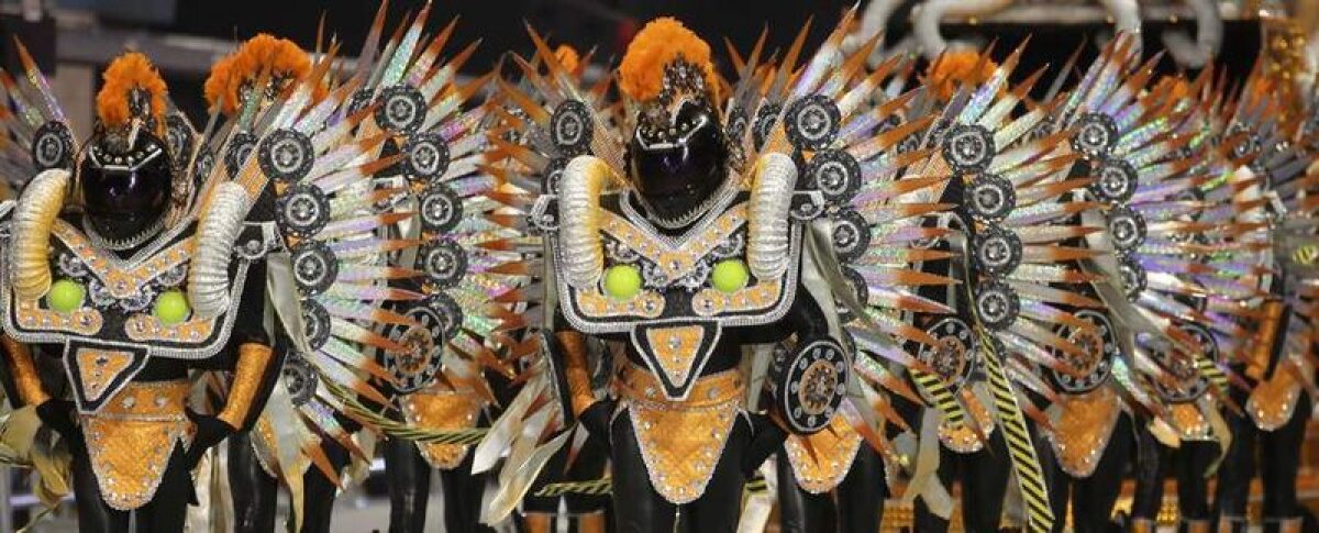 GALERIE FOTO Neymar a cîntat şi a dansat nebuneşte la Carnaval