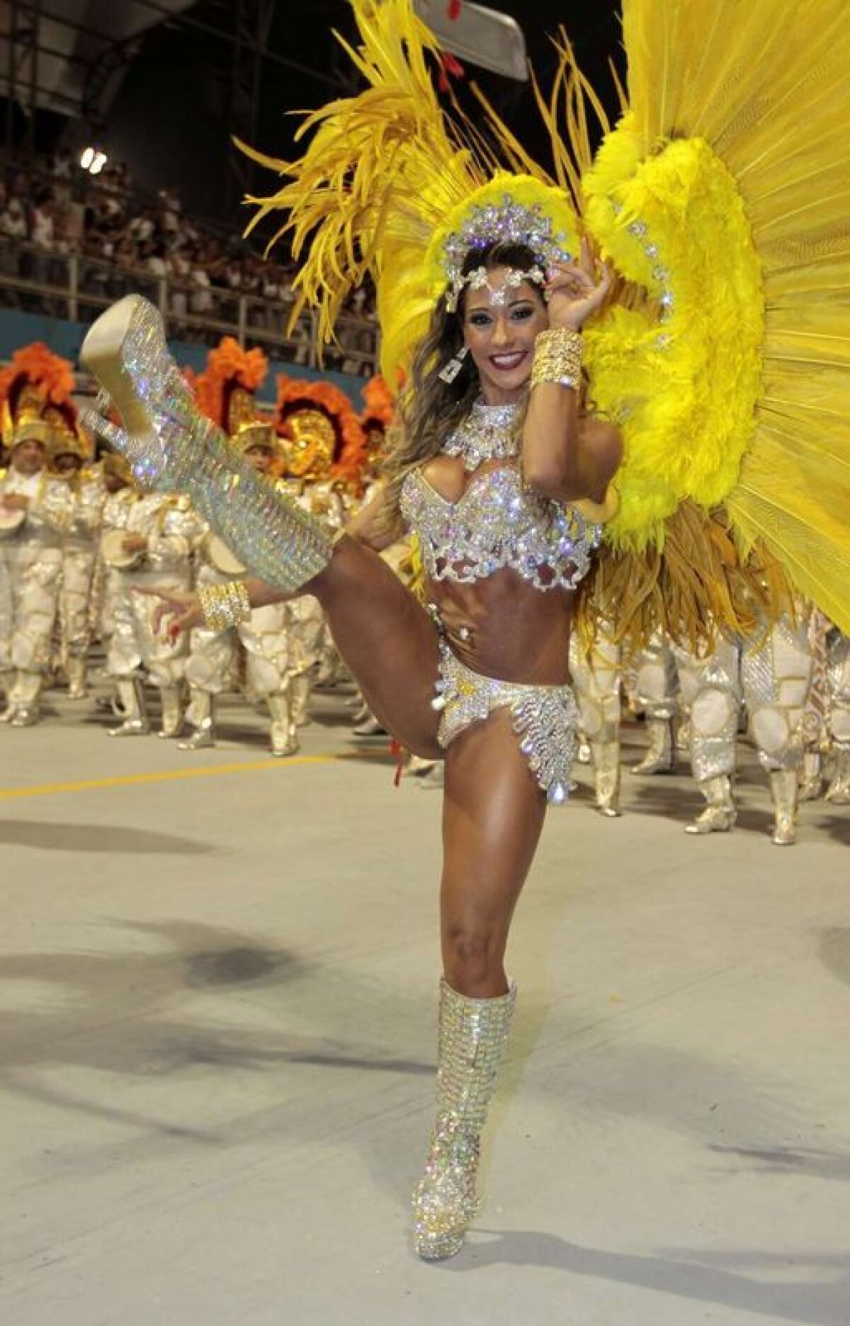 GALERIE FOTO Neymar a cîntat şi a dansat nebuneşte la Carnaval