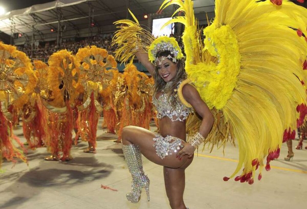 GALERIE FOTO Neymar a cîntat şi a dansat nebuneşte la Carnaval
