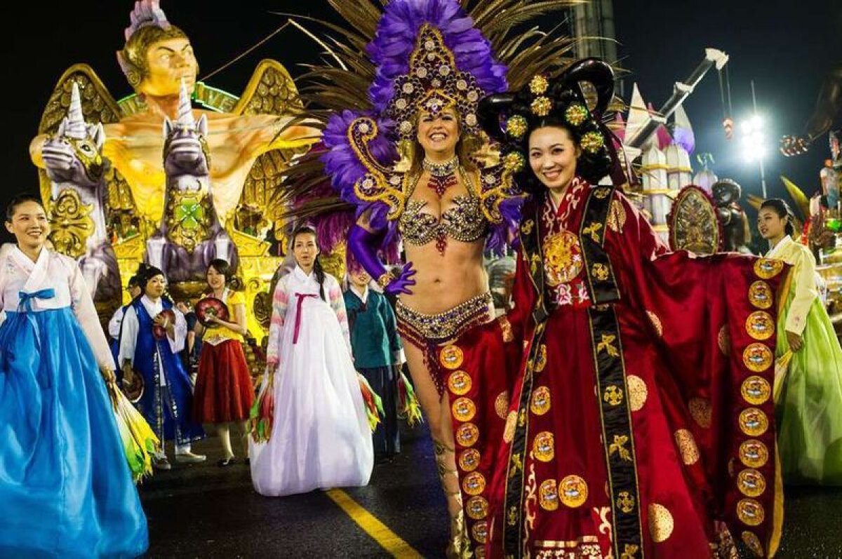 GALERIE FOTO Neymar a cîntat şi a dansat nebuneşte la Carnaval