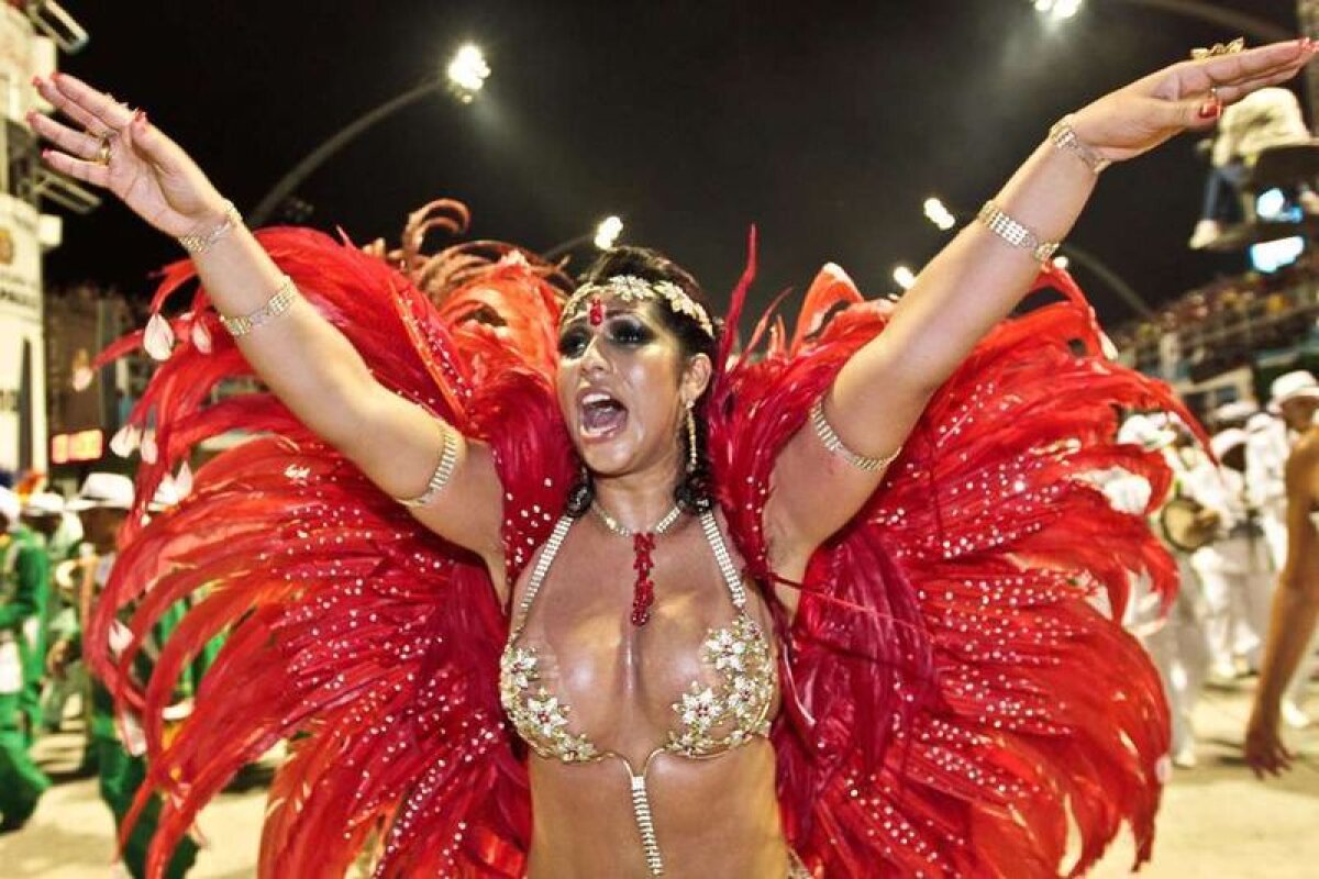 GALERIE FOTO Neymar a cîntat şi a dansat nebuneşte la Carnaval