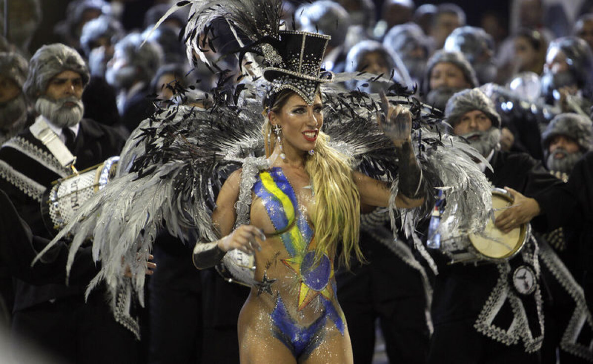 GALERIE FOTO Neymar a cîntat şi a dansat nebuneşte la Carnaval