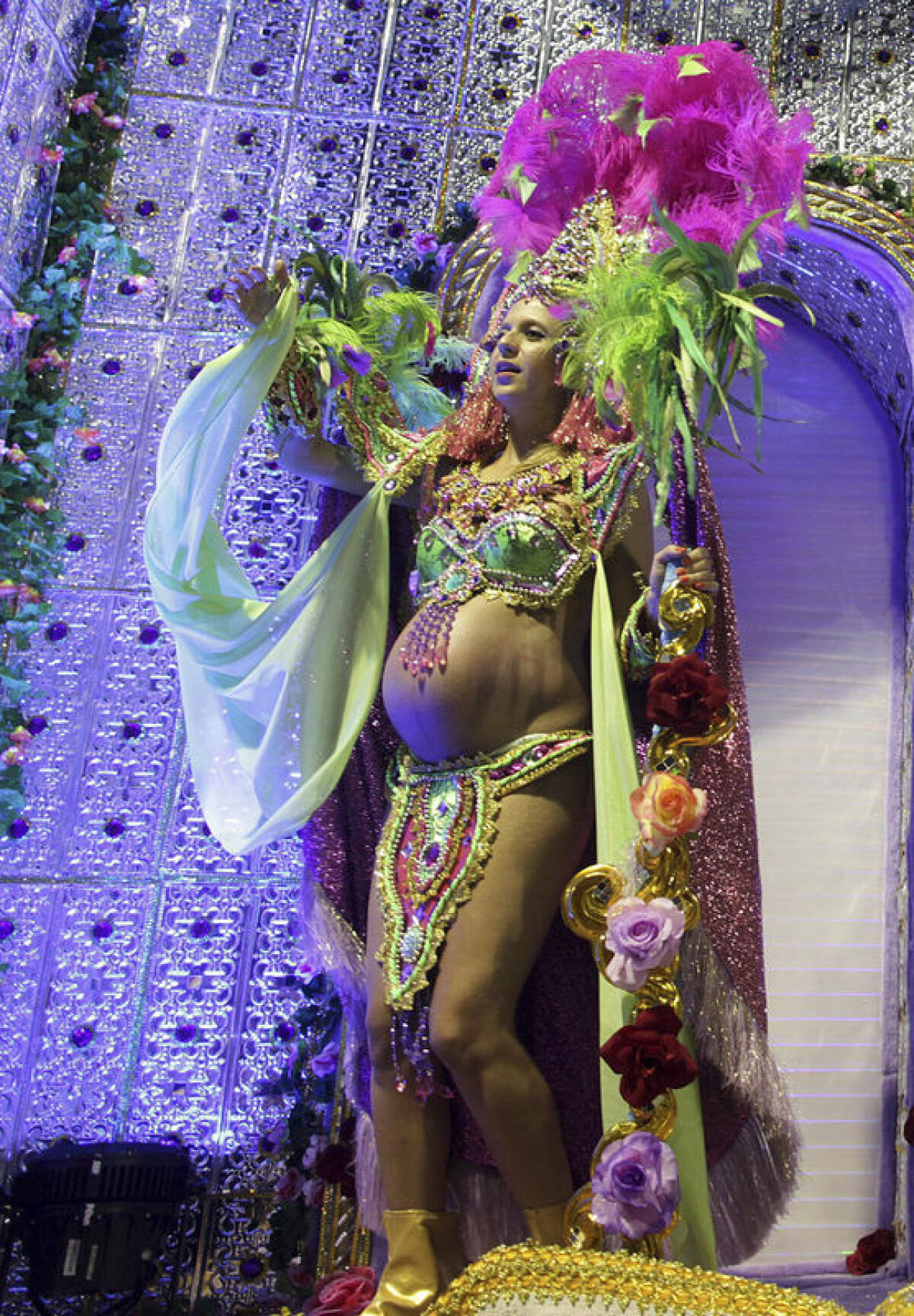 GALERIE FOTO Neymar a cîntat şi a dansat nebuneşte la Carnaval