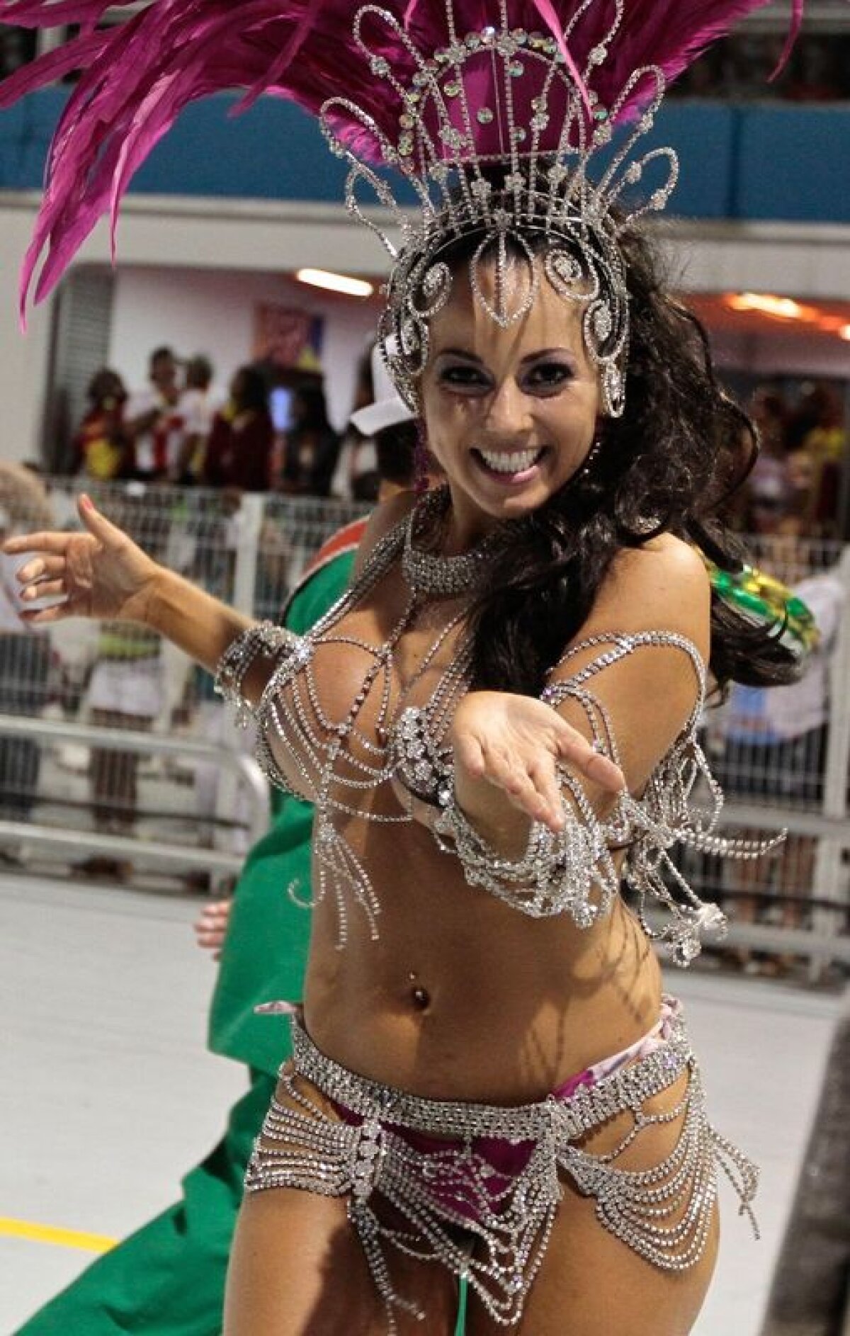 GALERIE FOTO Neymar a cîntat şi a dansat nebuneşte la Carnaval