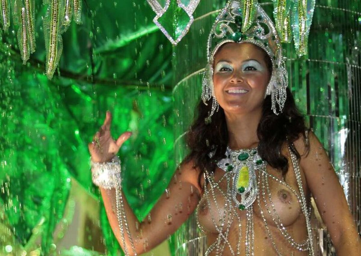 GALERIE FOTO Neymar a cîntat şi a dansat nebuneşte la Carnaval