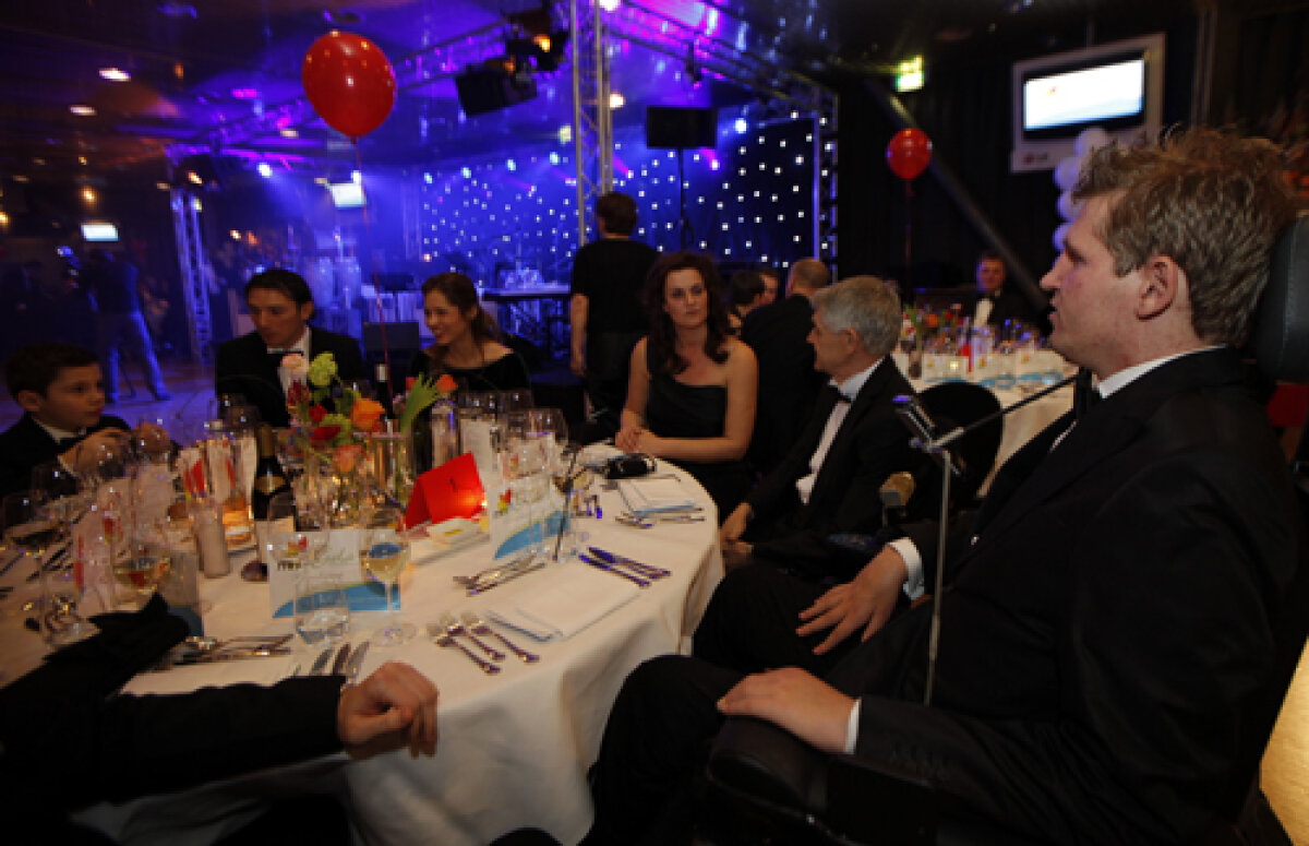 GALERIE FOTO Seara prinţilor pentru lumea invalizilor » Mihai Neşu a fost gazdă la gala fundaţiei sale