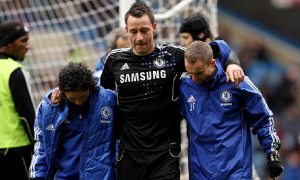 FOTO Jucătorii lui Chelsea chiar sînt pe mîini bune. Iată ce doctoriţă sexy au!