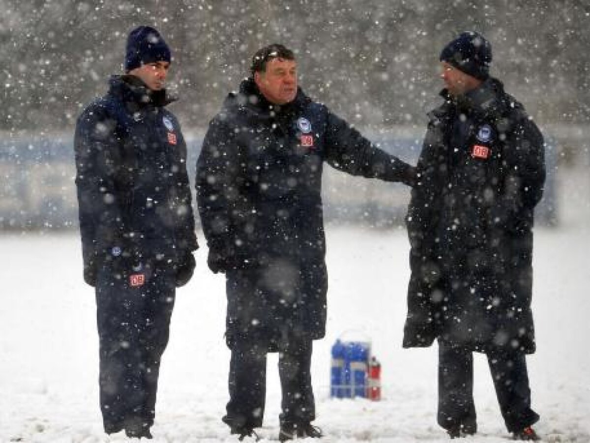 FOTO S-a instaurat ”Ottocraţia”» Rehhagel face la Hertha instrucţie prin nămeţi