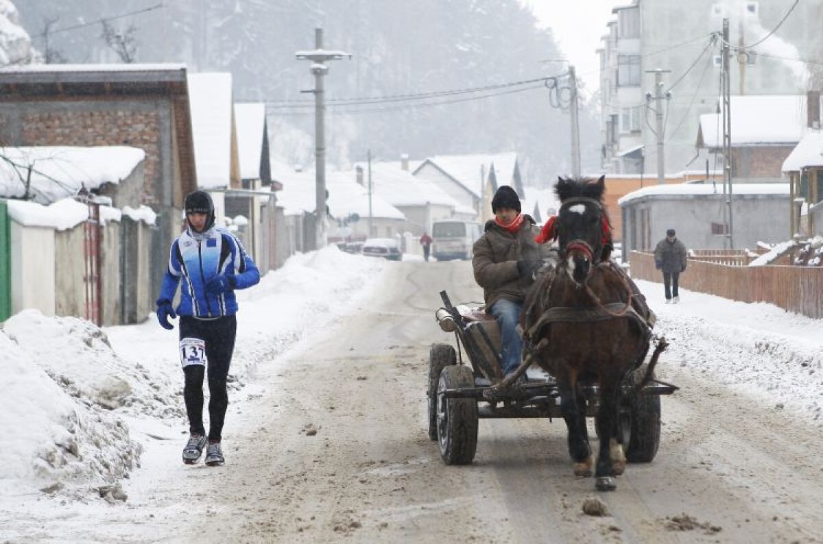 O poveste despre curaj, voinţă şi suferinţe extreme la primul Maraton al Zăpezii desfăşurat în România, la Rîşnov