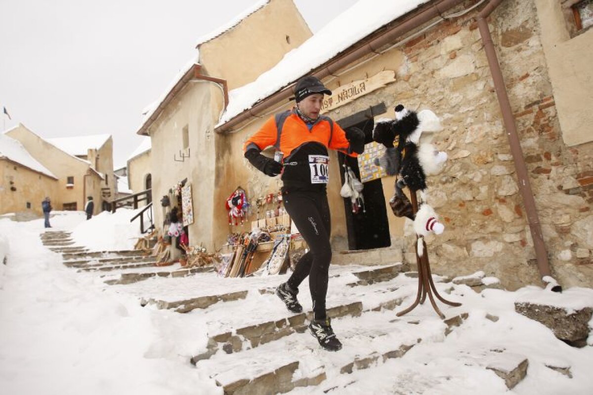 O poveste despre curaj, voinţă şi suferinţe extreme la primul Maraton al Zăpezii desfăşurat în România, la Rîşnov