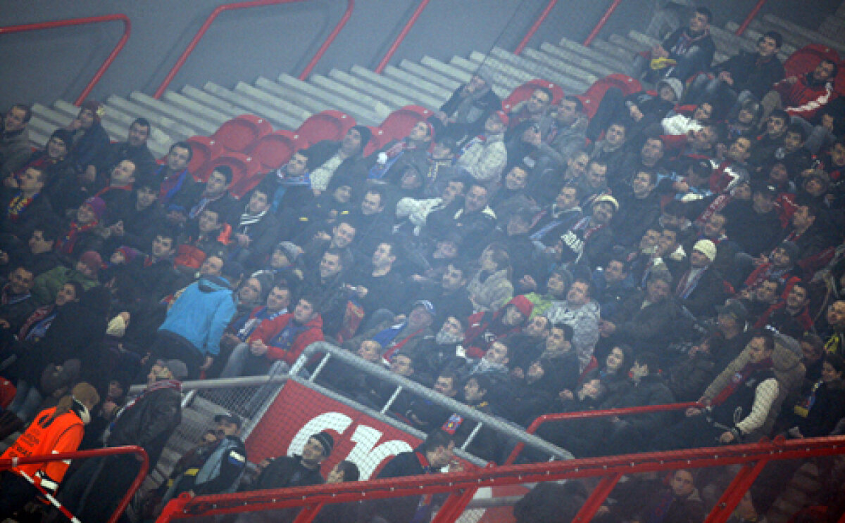 Trei culori şi un tricou furat » Peripeţii cu suporterii Stelei la Enschede