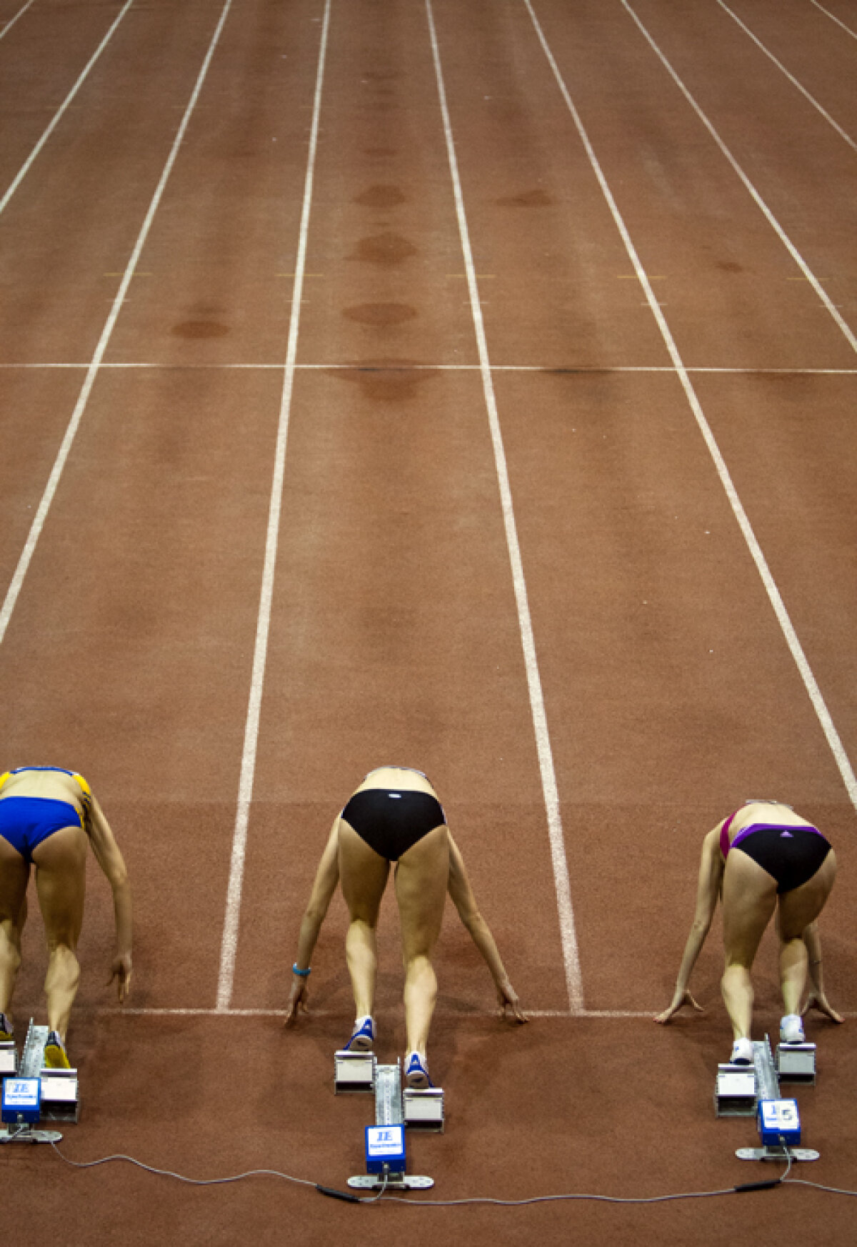Sport în peşteră » Sala de atletism din Bucureşti, singura în România, arată dezolant