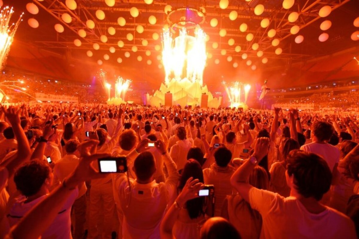 Fete frumoase, cea mai bună muzică şi o atmosferă incredibilă! Toate în Bucureşti, la Sensation White