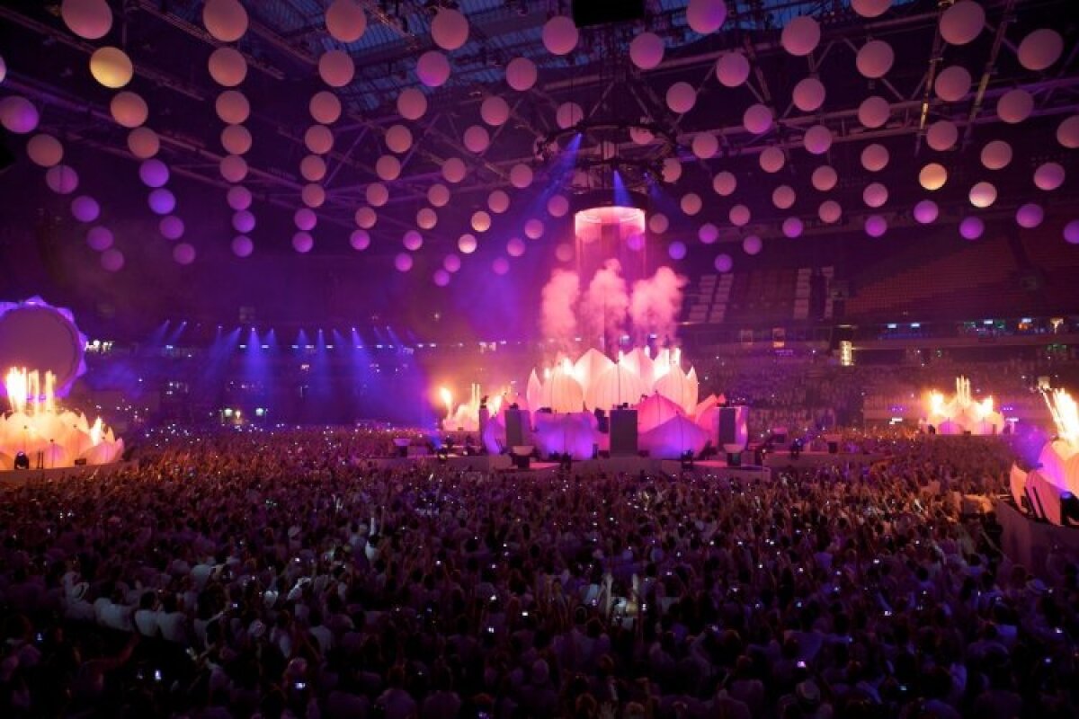 Fete frumoase, cea mai bună muzică şi o atmosferă incredibilă! Toate în Bucureşti, la Sensation White