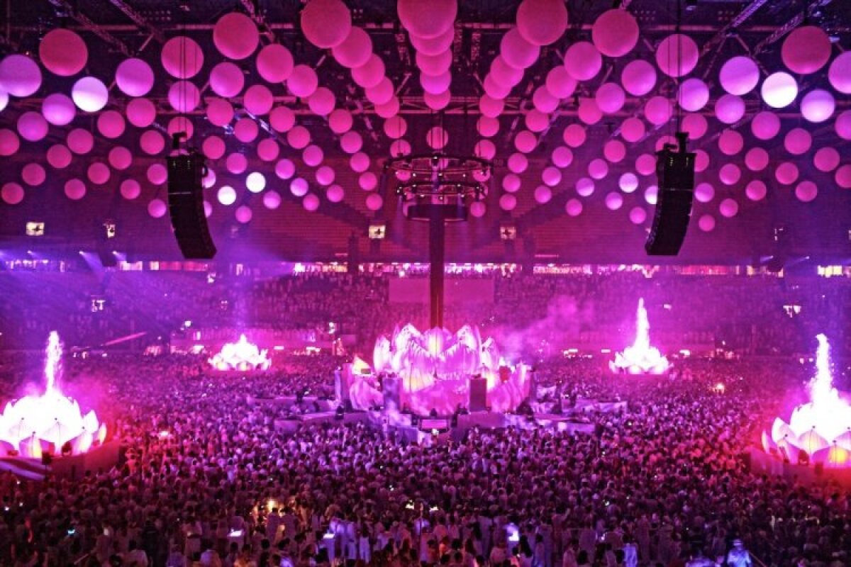 Fete frumoase, cea mai bună muzică şi o atmosferă incredibilă! Toate în Bucureşti, la Sensation White